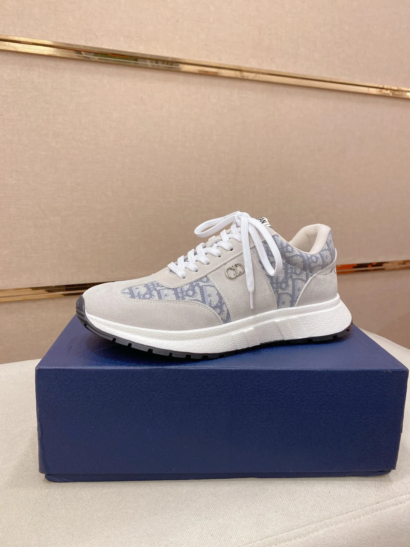 Men's shoes💰 462💰🇮🇹🇮🇹Dior d The new model is on sale at the same time at the counter. The upper 🇮🇹 is imported Italian first-layer cowhide, and the lining is fully imported sheepskin 💪💪. It is a complete 1⃣️ to 1⃣️ replica 🇮🇹💪💪, ⚠ Sole: The original sole is specially provided by the original factory. The exclusive movable molded sole is super comfortable. ⚠Original factory single goods, 🔍🔍high quality, you can enter and leave the counter at will, welcome to compare⚠. Code number: 38-44. Can be customized 45-46